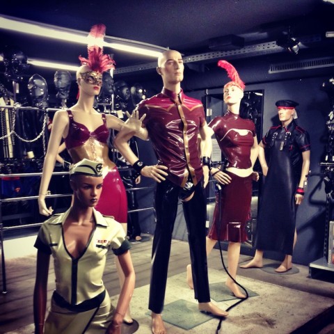 Boutiqze_bizarre_2012-08-22 22.05.29